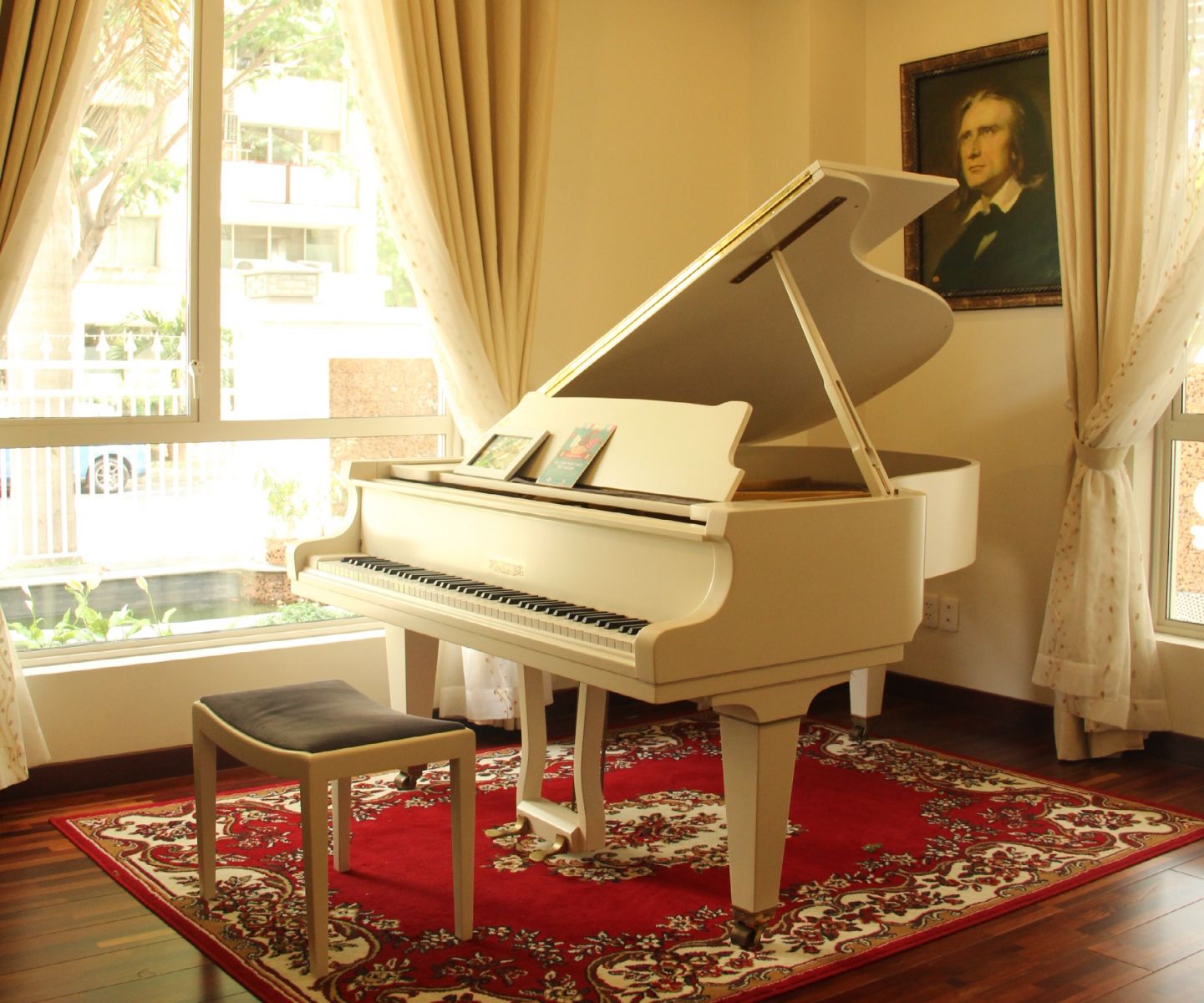 Đàn Piano Pleyel quý tộc và duy nhất tại Việt Nam.