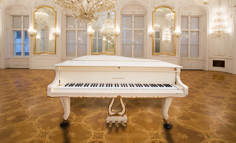 Phân Phối Độc Quyền