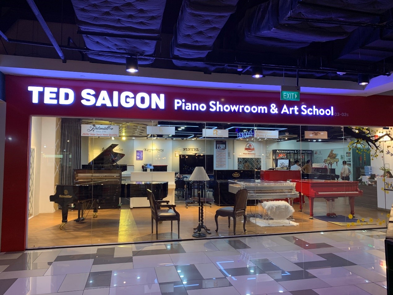 Showroom piano ted saigon